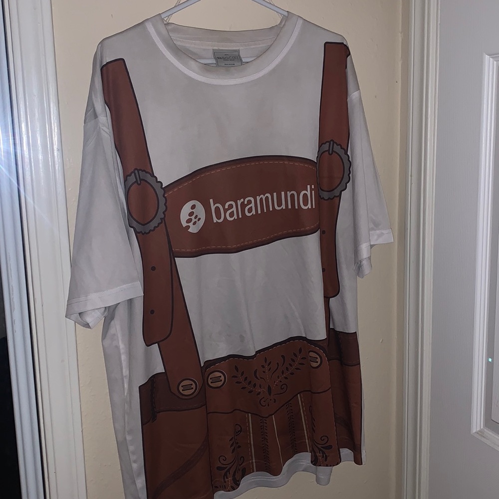 Graphic men’s tee